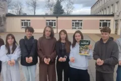 2d4761d9-d036-4896-bd2e-cbcc33b7a339