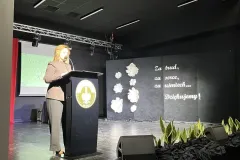 20251016_100639425_iOS