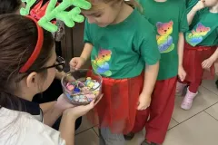 2749c5fd-6641-4ed3-8cda-facfe58268ac