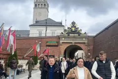 20251008_122250788_iOS