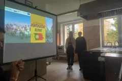 Messenger_creation_49F0A01D-65D8-44A0-8B96-B12CD9B0FCFD