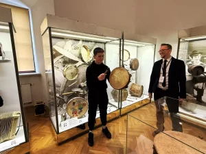 Read more about the article Wizyta w Muzeum Ludowych Instrumentów Muzycznych