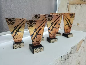 Read more about the article Etap rejonowy LXIV Ogólnopolskich Zawodów Strzeleckich „O Srebrne Muszkiety – 2025” w szkolnej strzelnicy