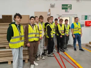 Read more about the article Wycieczka stolarzy do firmy Erkado